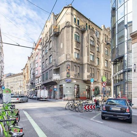 Extra Central Mini Studio - Lively Neighborhood Budapest Luaran gambar