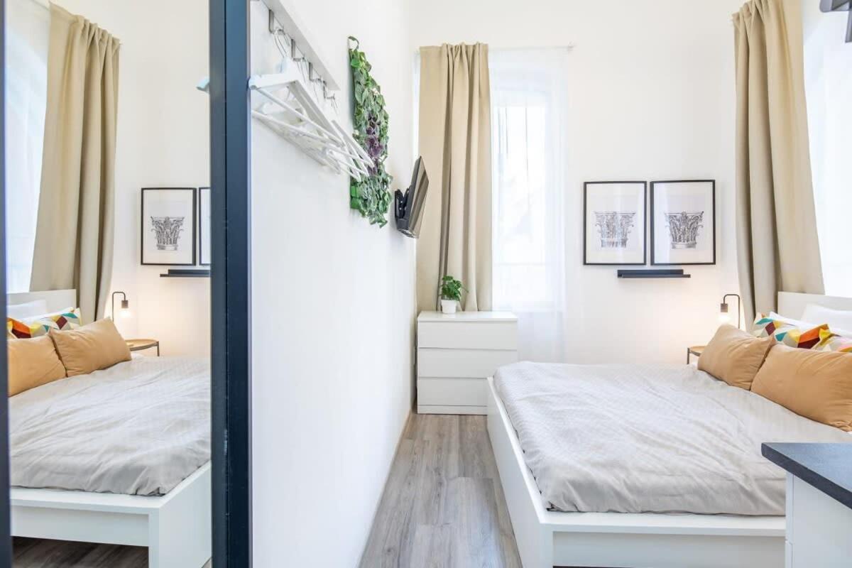 Extra Central Mini Studio - Lively Neighborhood Budapest Luaran gambar
