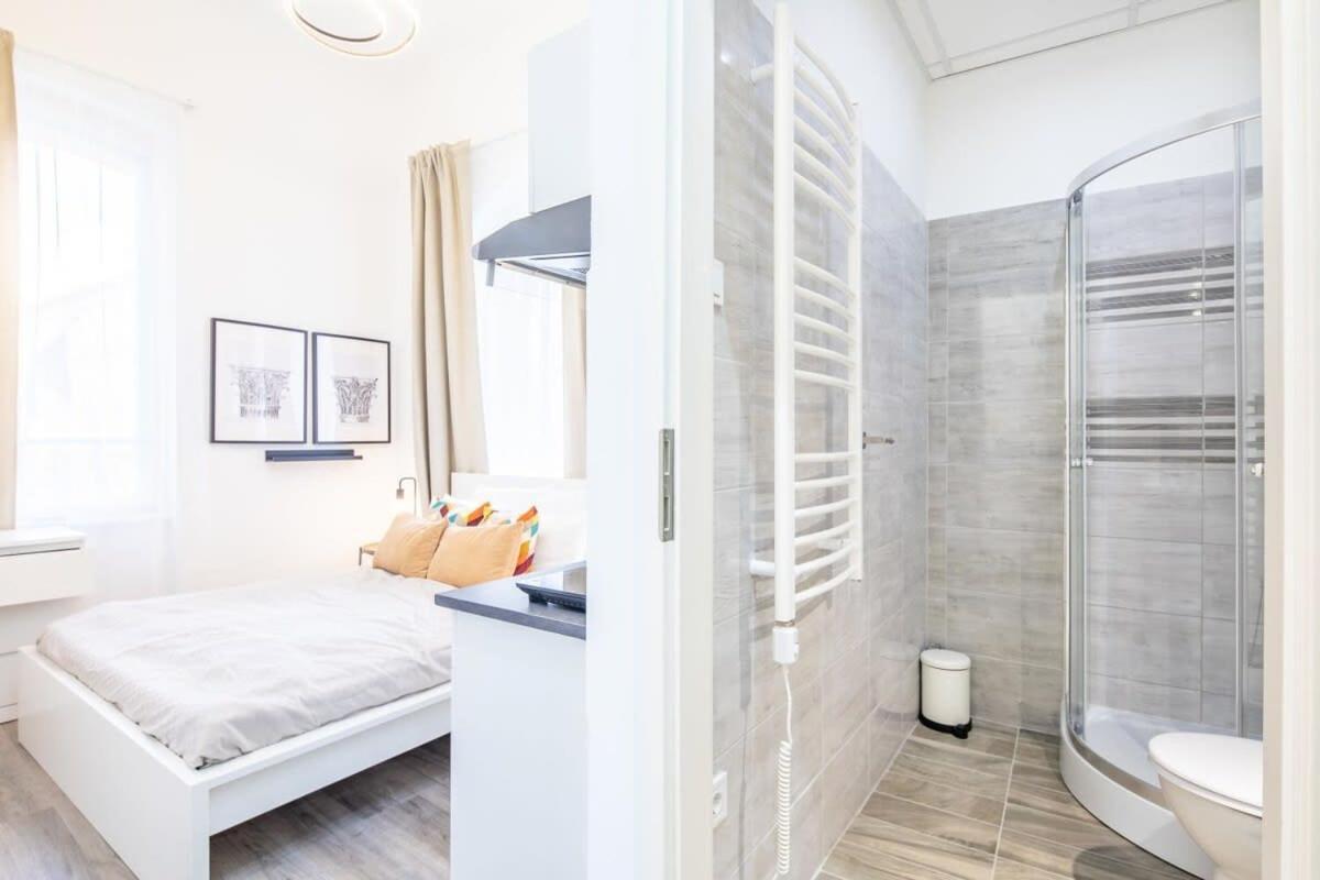 Extra Central Mini Studio - Lively Neighborhood Budapest Luaran gambar