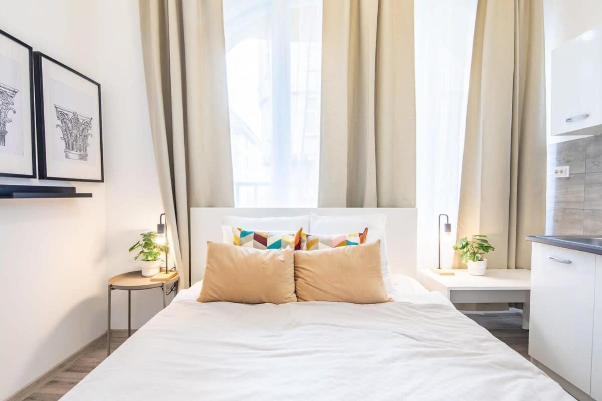 Extra Central Mini Studio - Lively Neighborhood Budapest Luaran gambar